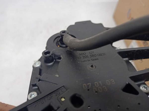 MOTEUR ESSUI GLACE ARRIERE CITROEN BERLINGO/ PEUGEOT PARTNER 1996-2008 - Vue 3